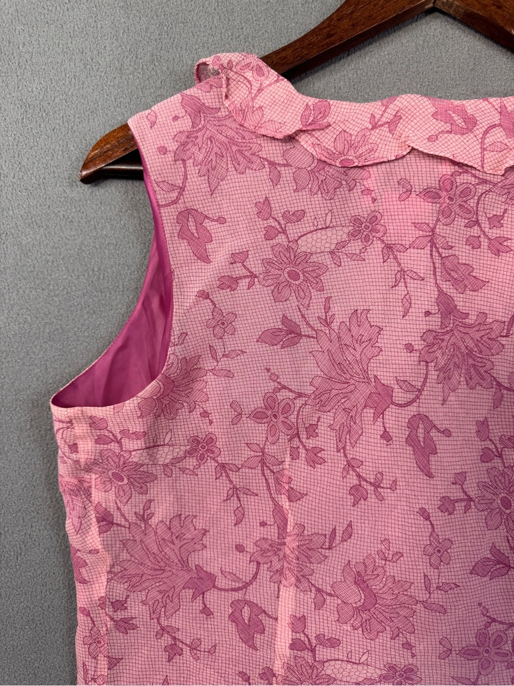 Vintage Y2K  ✨ Fairy 🧚 Sleeveless Pink Floral Ruffle Tie V Neck Silk Top, M - Picture 7 of 14